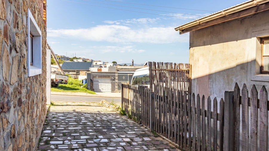 4 Bedroom Property for Sale in Kleinmond Western Cape